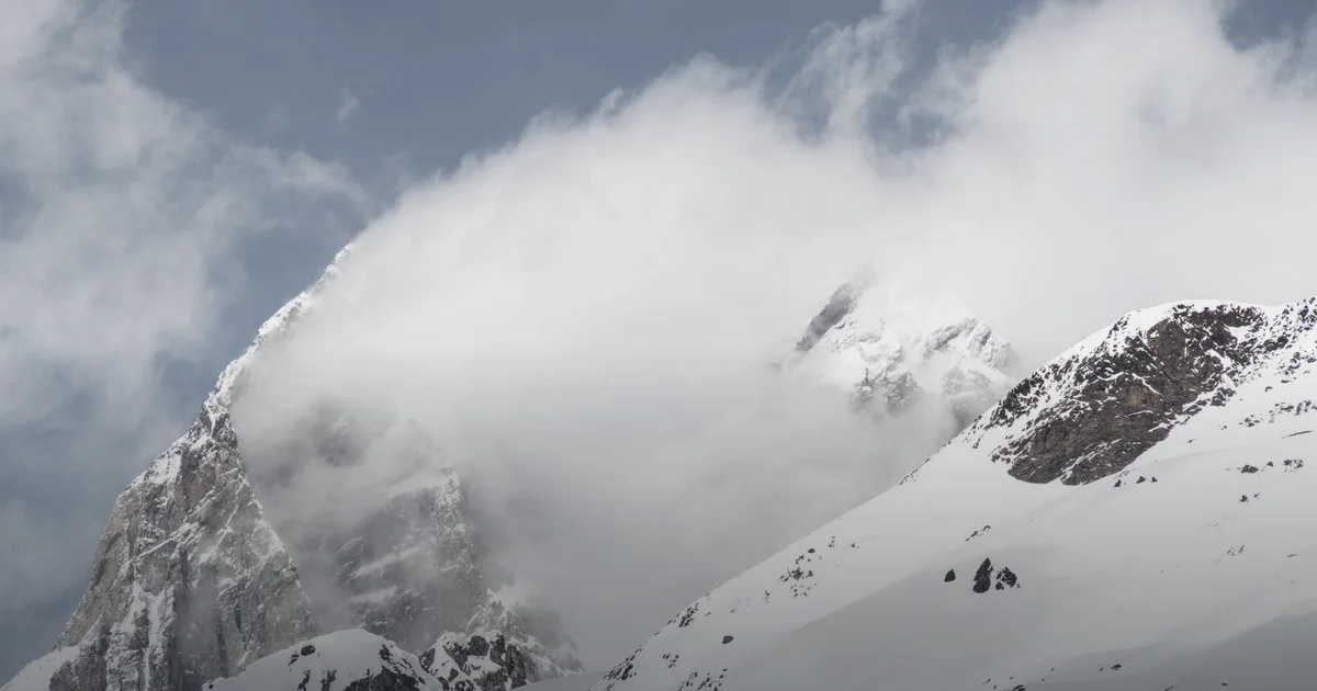Diamox in the mountains: higher oxygen saturation, but 32% less time to exhaustion