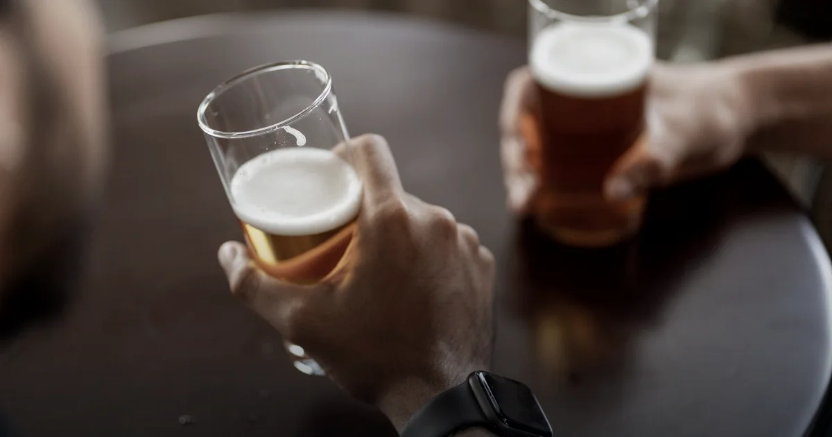 Beer after the finish line: what actually happens to your recovery