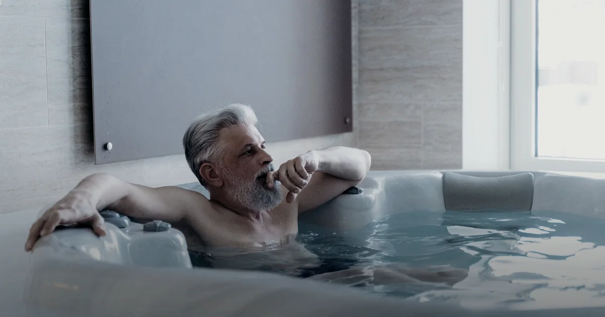 A Hot Bath Instead of Mountains: How Heat Raises VOβmax