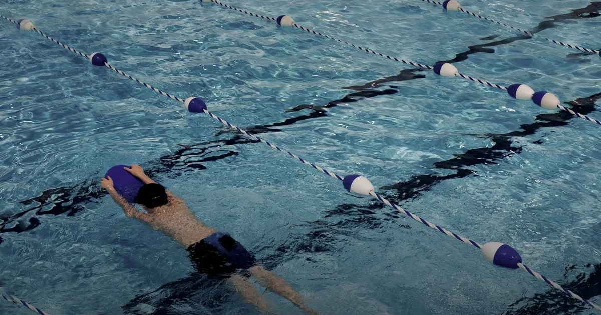 A blocked nose after the pool: 74% of swimmers, chloramines and the trap of decongestant drops